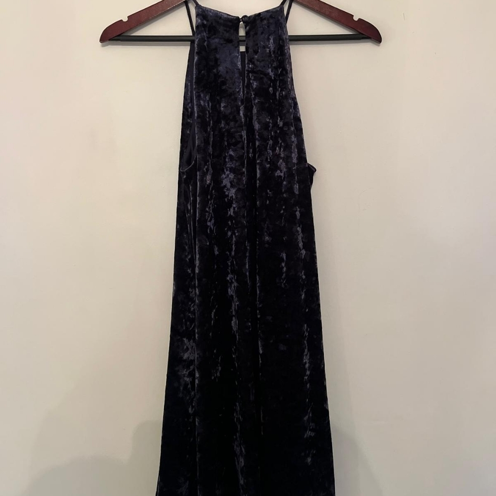Elegant Deep Blue Crushed Velvet Design Lab Halter Dress